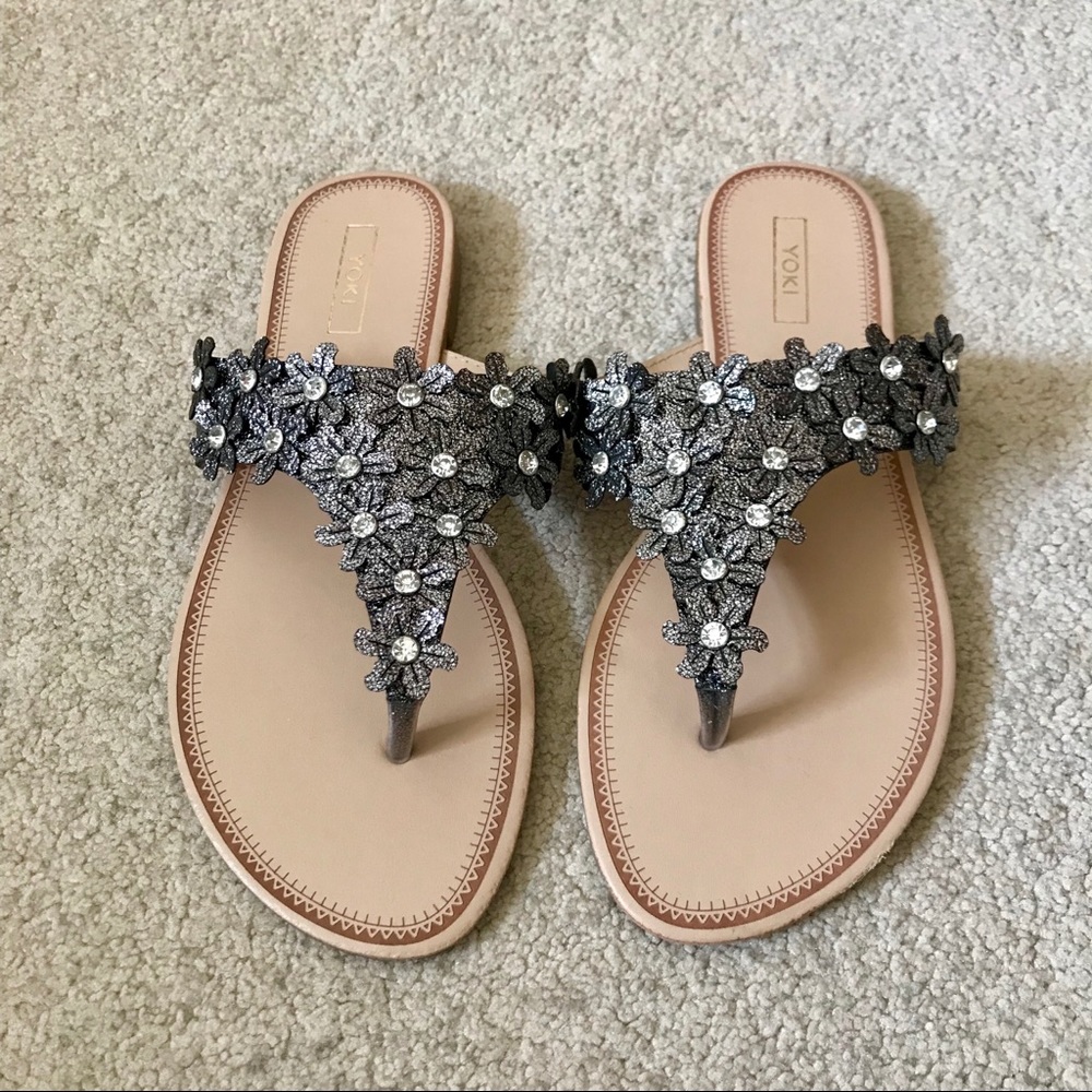 NWOT Rue21 Floral Sandals